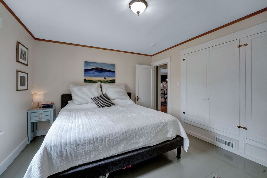 More Photos Of 8325-8337 SE 17th Ave, Portland Freestanding For Sale