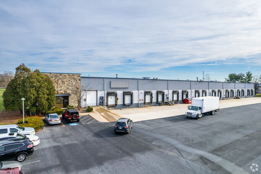 More Photos Of 6736 Tilghman St, Allentown Warehouse For Lease
