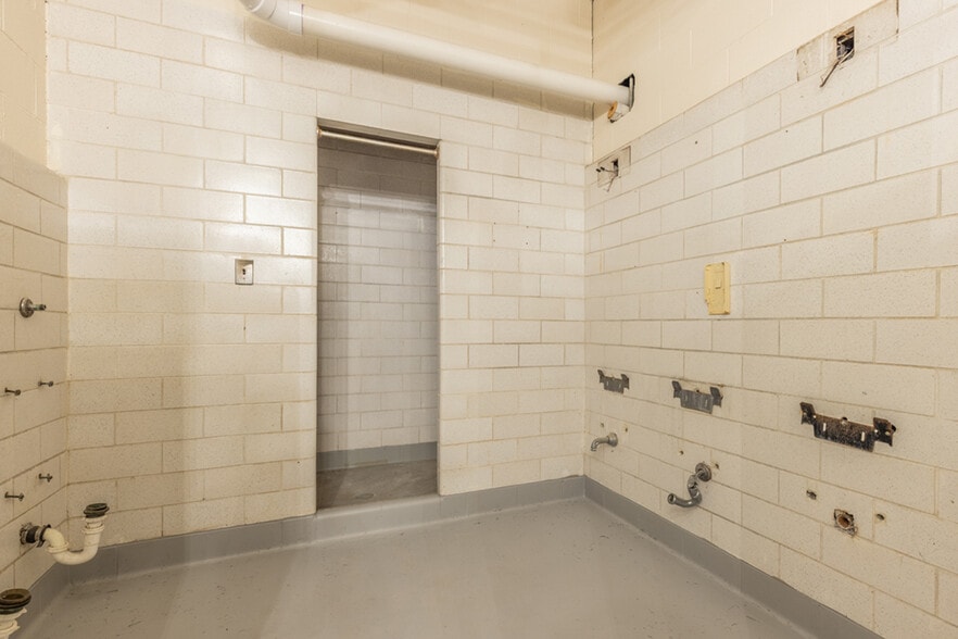 More Photos Of 8871 Griffith Rd, Nashville Warehouse For Sale