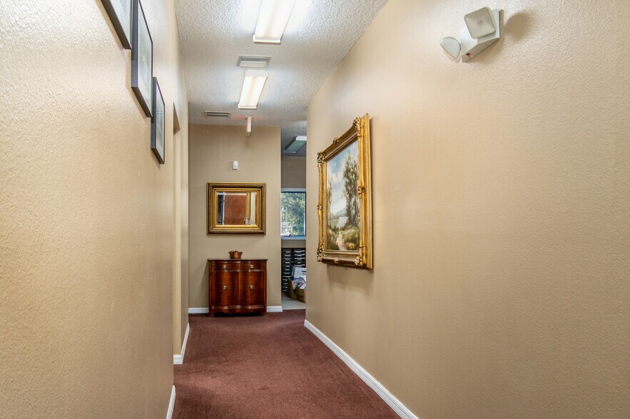 More Photos Of 205 E Burleigh Blvd, Tavares Office For Sale