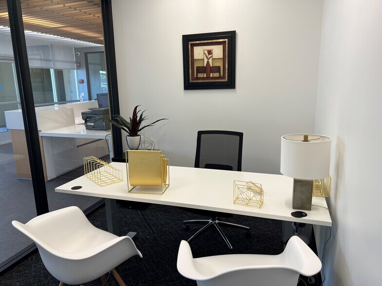 More Photos Of 1302 Madera Rd, Simi Valley Office For Lease