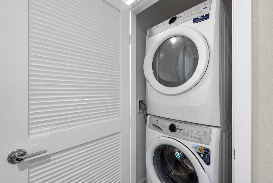 More Photos Of 505 E 4th St, National City Multifamily For Sale