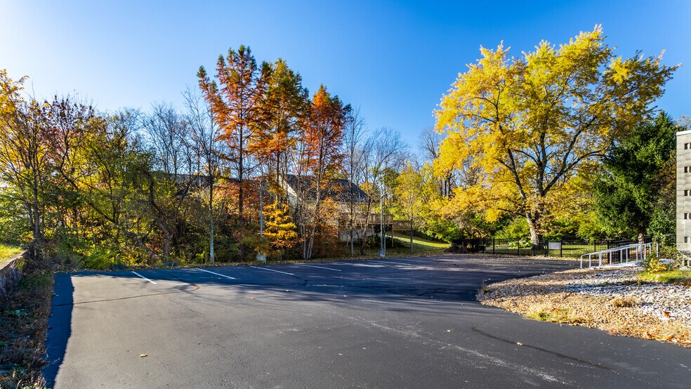 More Photos Of 11712 N Michigan Rd, Zionsville Office For Sale