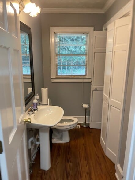 More Photos Of 851 Beaver Ruin Rd NW, Lilburn Office Residential For Sale