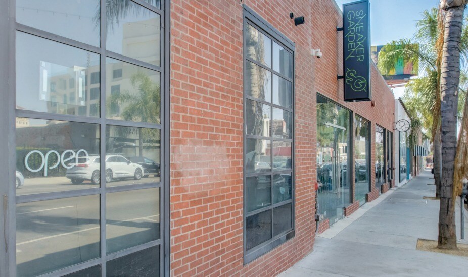 More Photos Of 1538-1540 N Cahuenga Blvd, Los Angeles Storefront For Lease