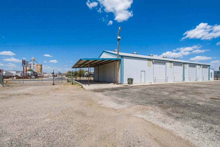 More Photos Of 300-305 S Grant Ave, Odessa Warehouse For Sale