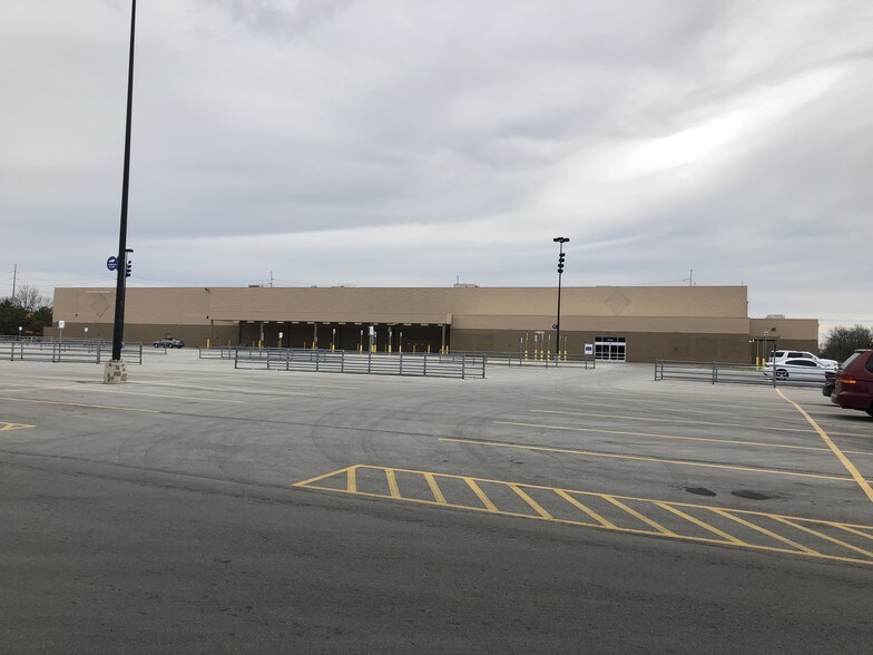 More Photos Of 10859 E Washington St, Indianapolis General Retail For Sale