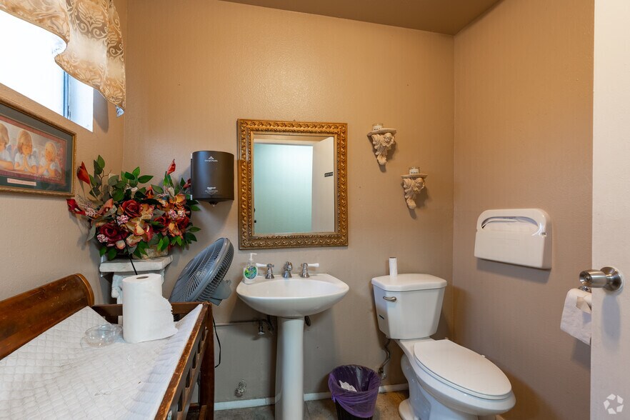 More Photos Of 1624-1642 Puente Ave, Baldwin Park Unknown For Lease