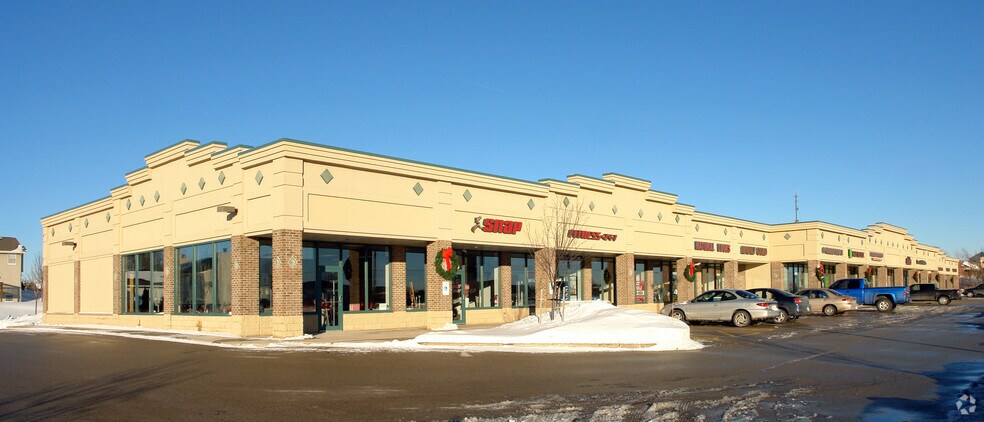 More Photos Of 1024-1060 E Commerce Blvd, Slinger Unknown For Lease