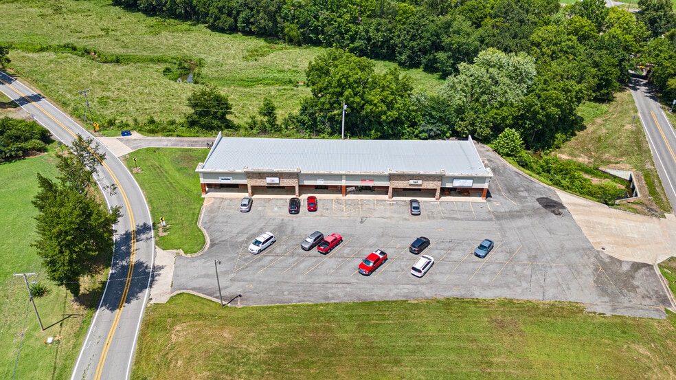 More Photos Of 5395 W Ash St, Pottsville Freestanding For Lease