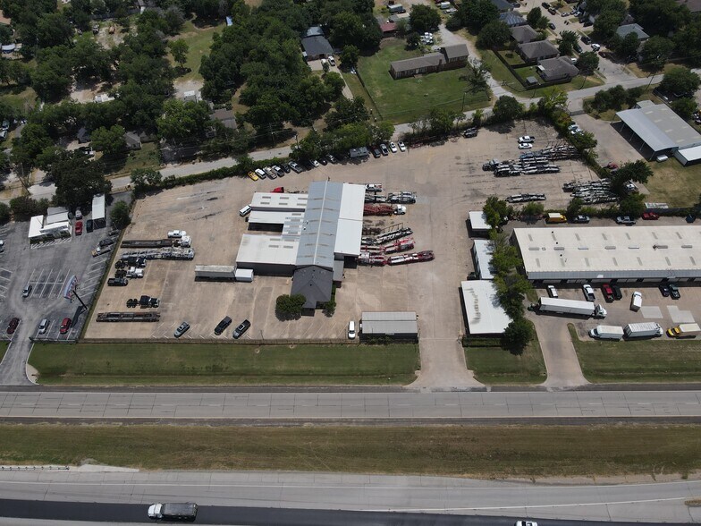 More Photos Of 9779 C F Hawn Fwy, Dallas Distribution For Lease