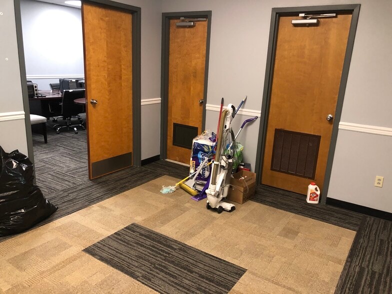 More Photos Of 6 Wesley Ct, Middletown Office For Lease