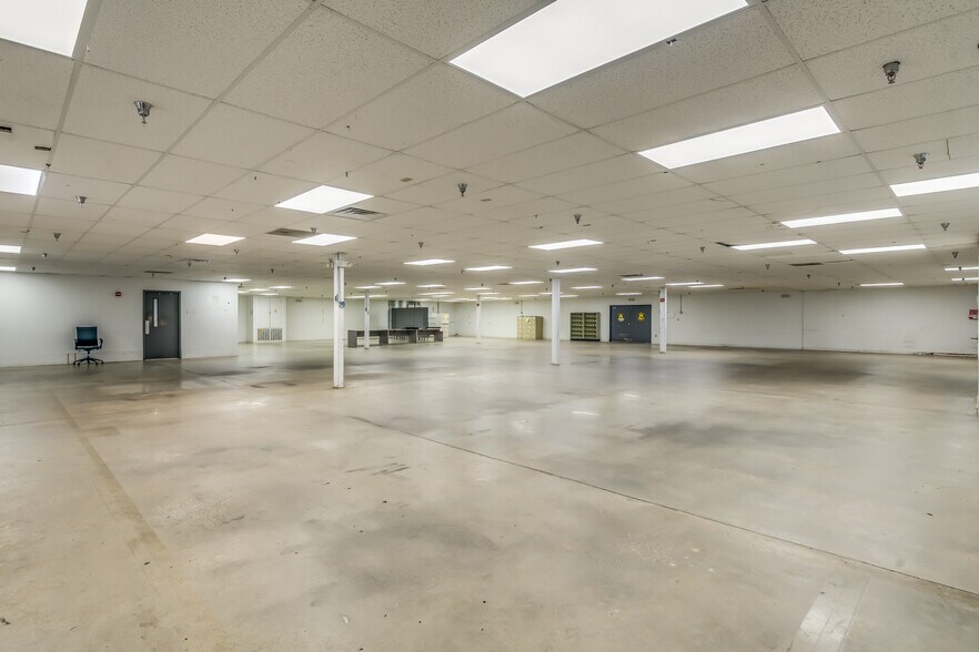 More Photos Of 371 G and S Rd, Prattville Warehouse For Lease