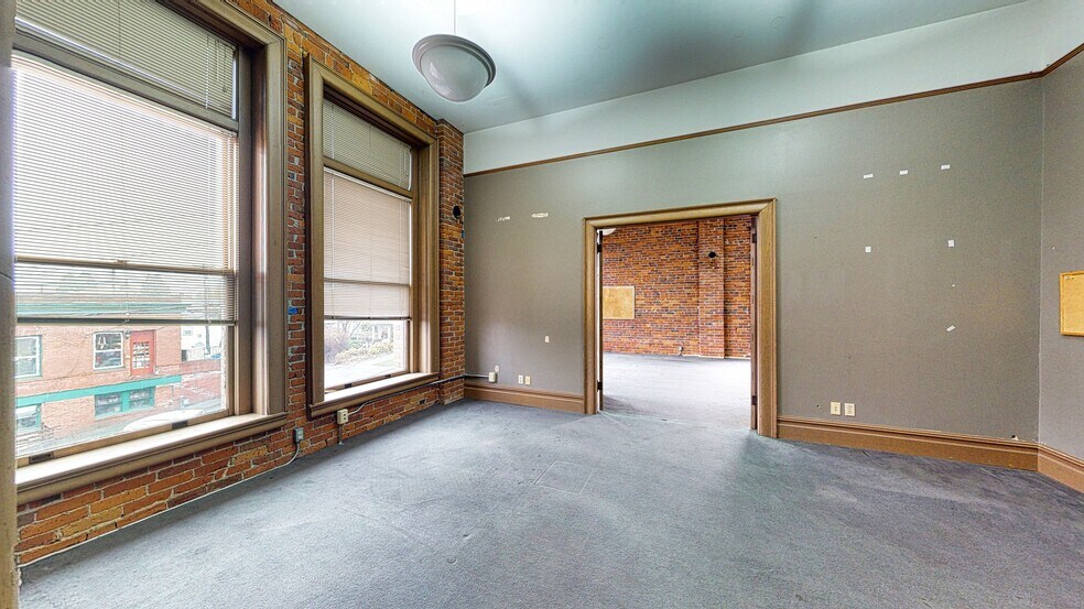 More Photos Of 1024 1st St, Snohomish Storefront Retail Office For Lease