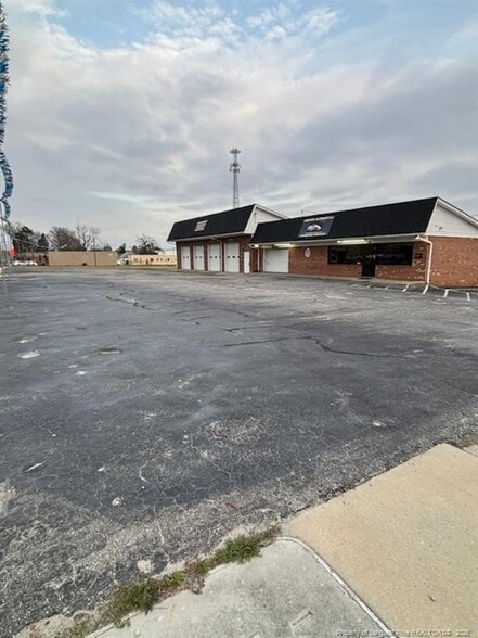 More Photos Of 302 E 2nd St, Lumberton Auto Repair For Sale