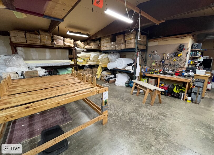 More Photos Of 5260 NW Highway 99, Corvallis Showroom For Lease