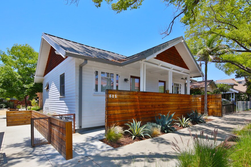 More Photos Of 613 E Santa Ana Blvd, Santa Ana Storefront Retail Residential For Lease
