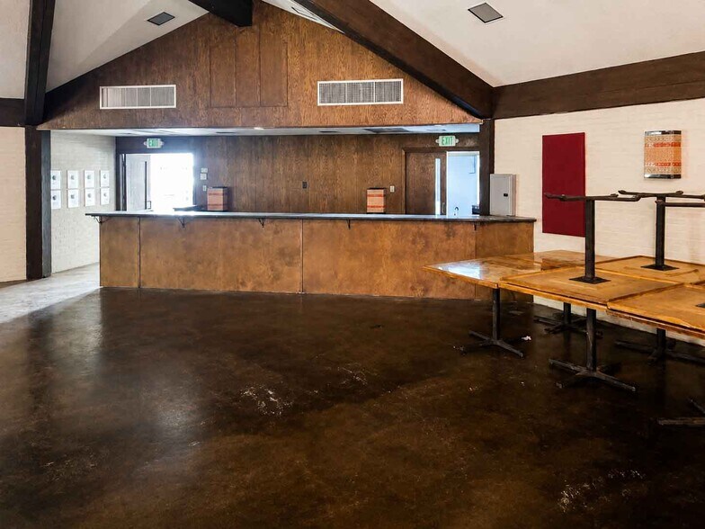 More Photos Of 1120 E Sen Carlos Truan Blvd, Kingsville Restaurant For Sale