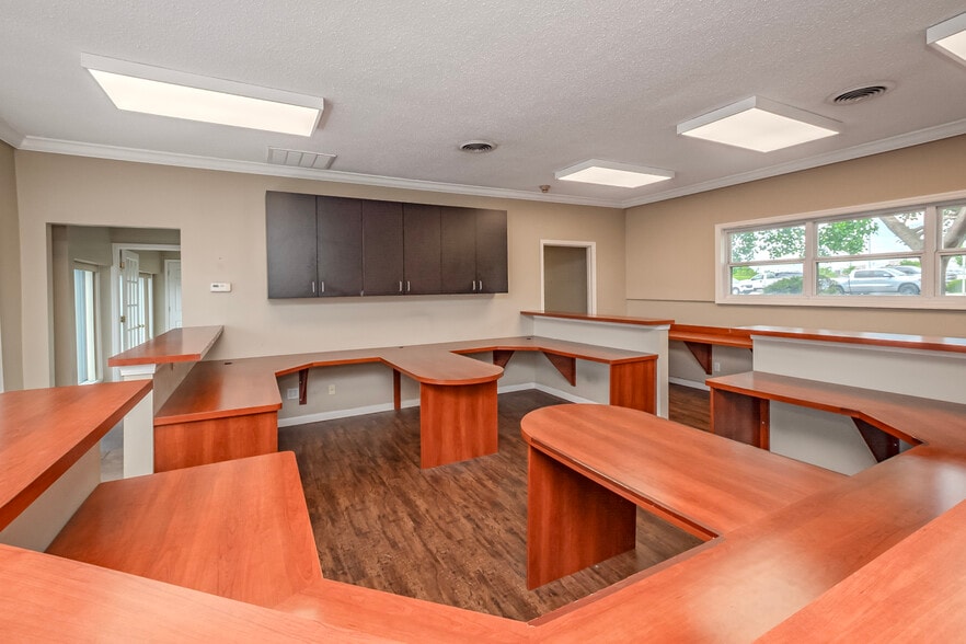 More Photos Of 4163 Crescent Dr, Saint Louis Medical For Sale