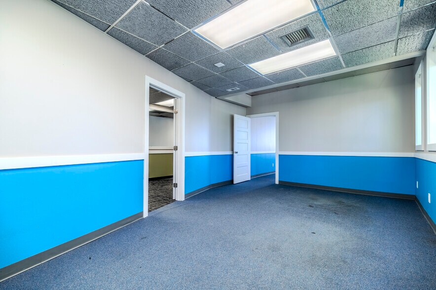More Photos Of 1575 Hillside Ave, New Hyde Park Medical For Sale