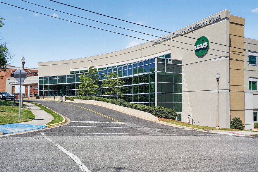 More Photos Of 2728 10th Ave S, Birmingham Medical For Lease