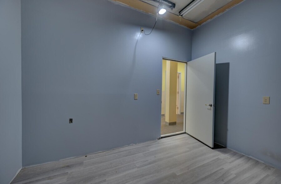 More Photos Of 50 White Mountain Hwy, Conway Freestanding For Lease