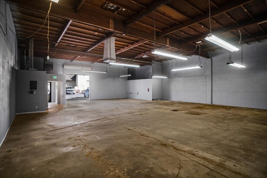 More Photos Of 12455 Branford St, Pacoima Warehouse For Sale