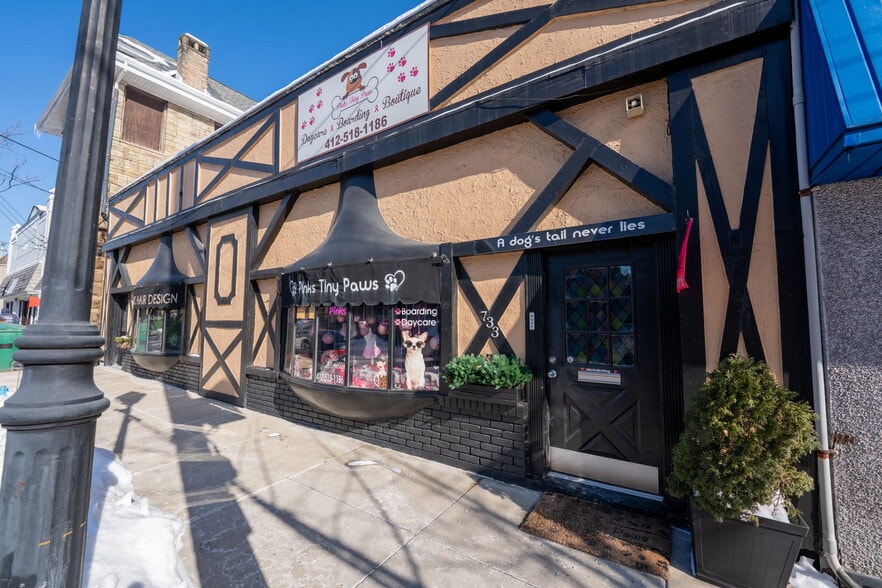 More Photos Of 733-735 Allegheny River Blvd, Verona Storefront For Sale