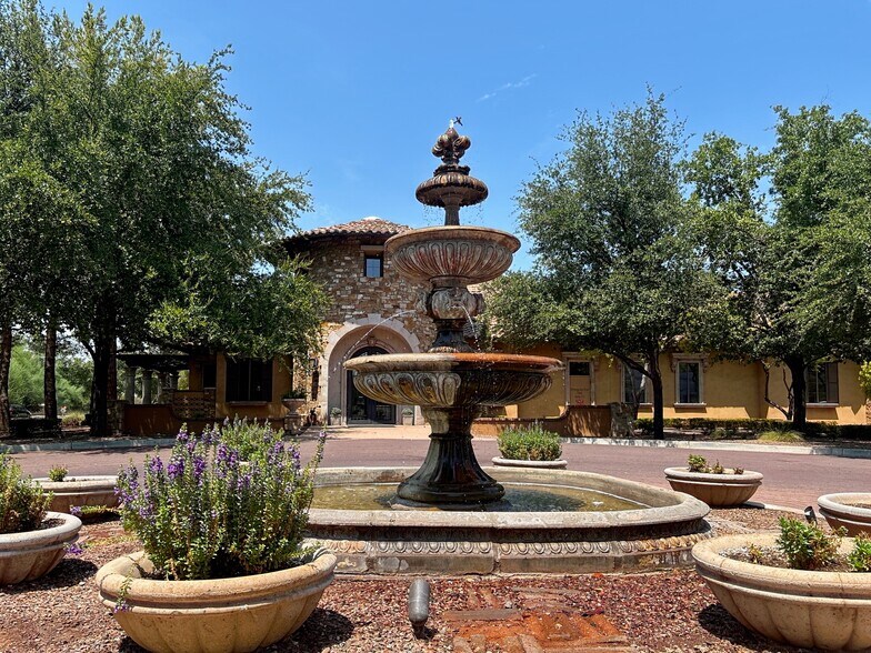 More Photos Of 890 W Elliot Rd, Gilbert Coworking Space