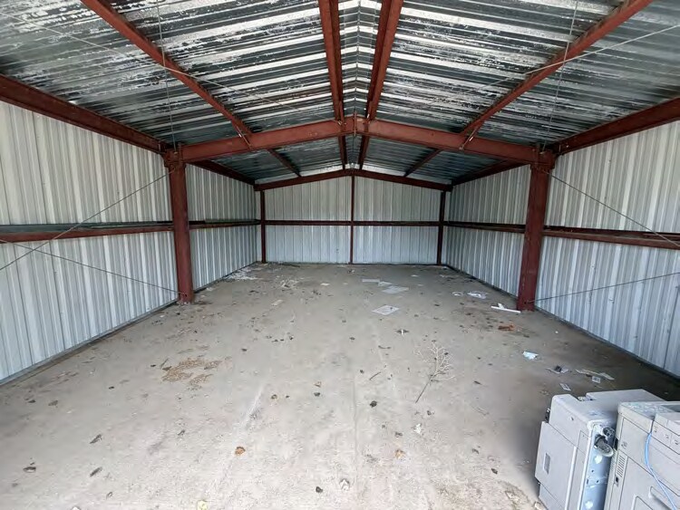 More Photos Of 9002 Moore Rd, Littleton Unknown For Lease
