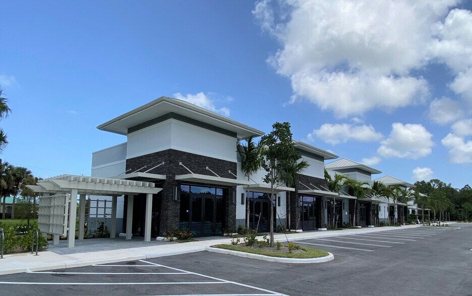 More Photos Of 1449 SW Gatlin Blvd, Port Saint Lucie Storefront For Lease