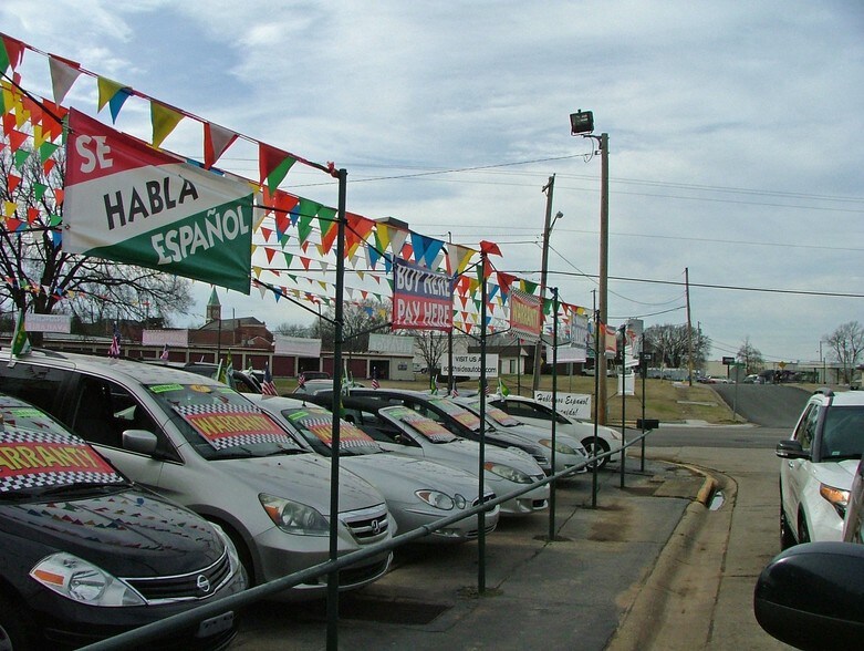 More Photos Of 327 W 6th Ave, Bowling Green Auto Dealership For Sale