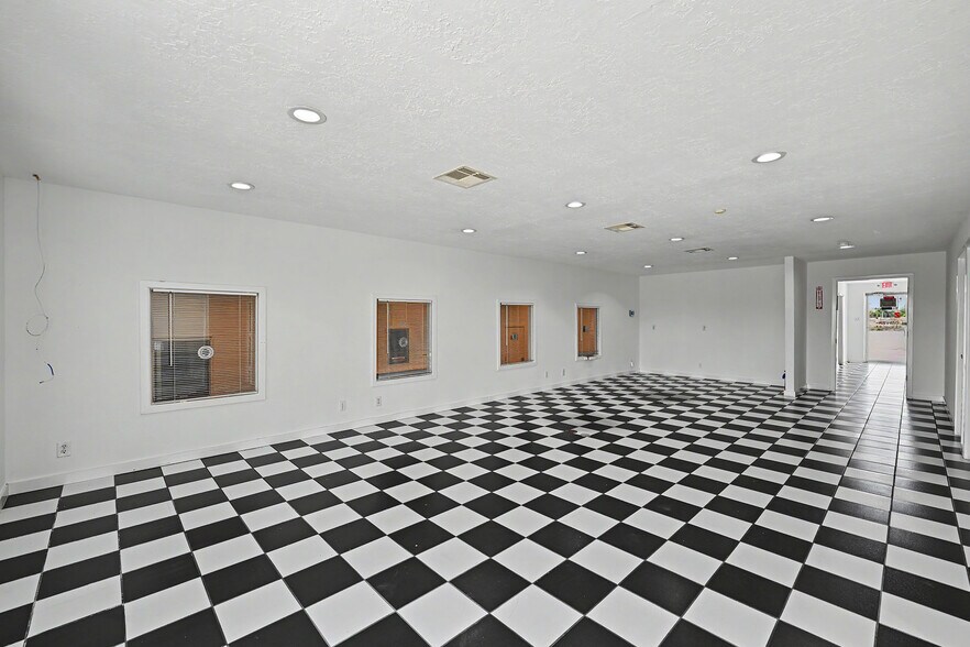 More Photos Of 4201 Langley Rd, Houston Warehouse For Lease