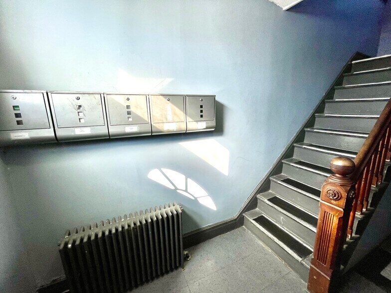 More Photos Of 158-160 W Main St, Walden Storefront Retail Residential For Sale