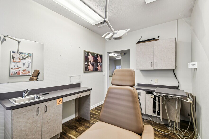 More Photos Of 7720 W Waters Ave, Tampa Office For Lease