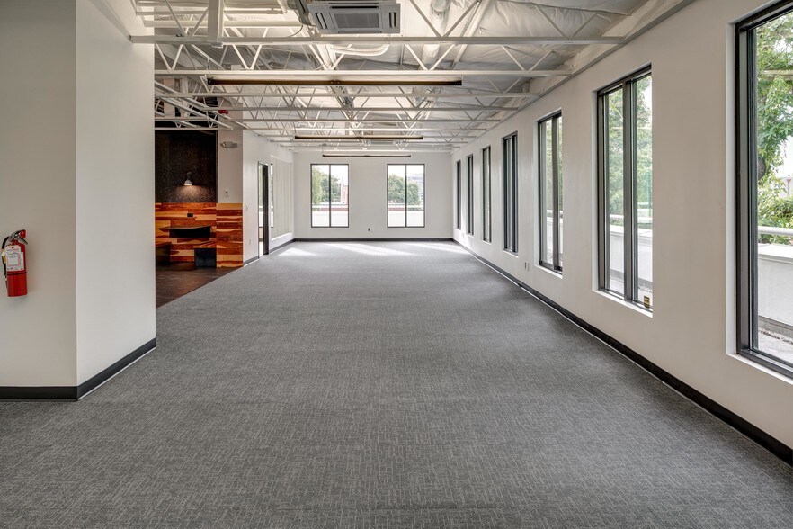 More Photos Of 115 SW Ash St, Portland Office For Lease