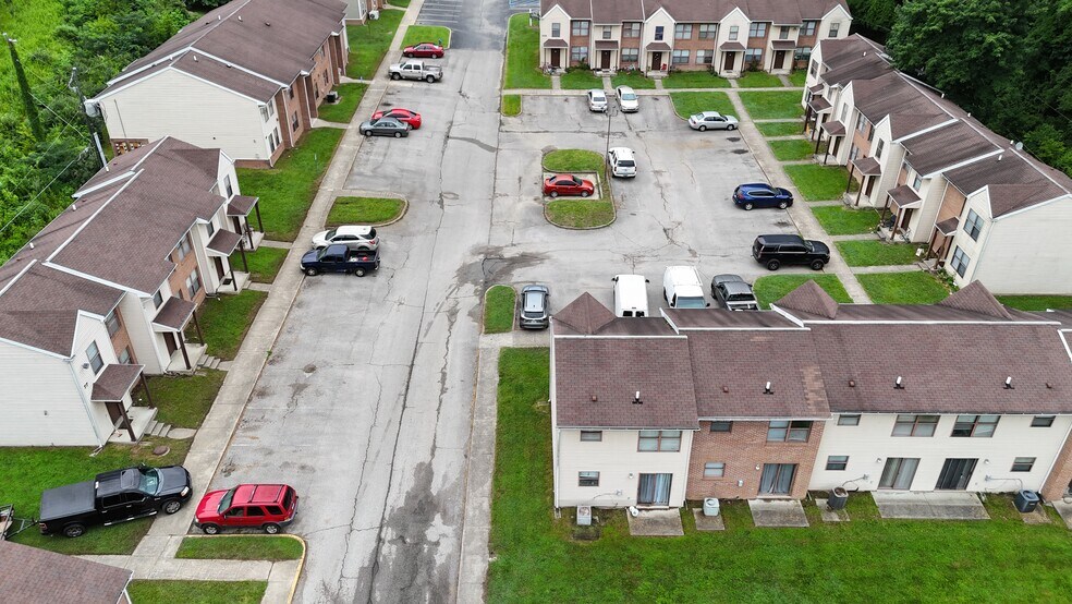 Primary Photo Of 77 Quail Holw, Inez Apartments For Sale