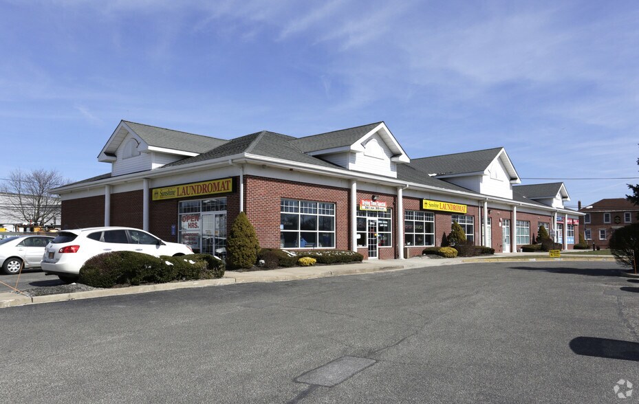 More Photos Of 102 Main St, Port Jefferson Storefront For Lease