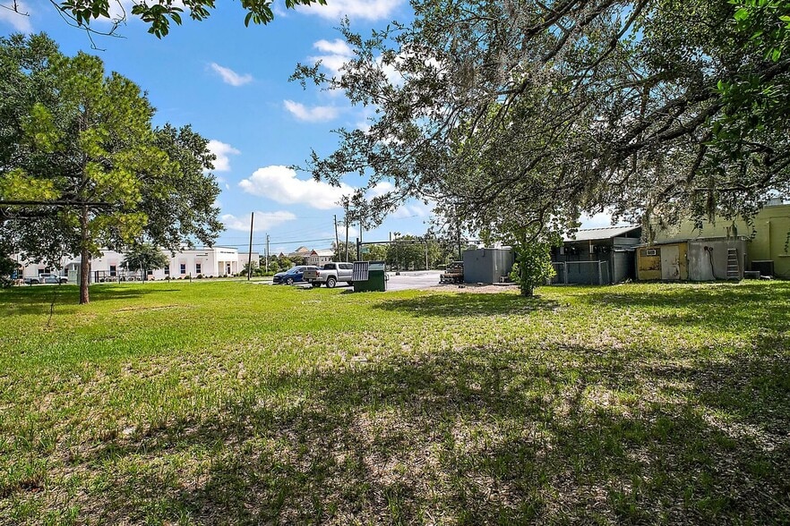 More Photos Of 452 N Park Ave, Apopka General Retail For Sale