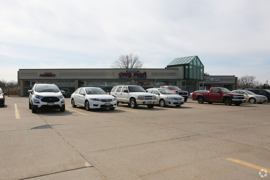 More Photos Of 3032 N Ridge Rd E, Ashtabula Drugstore For Sale