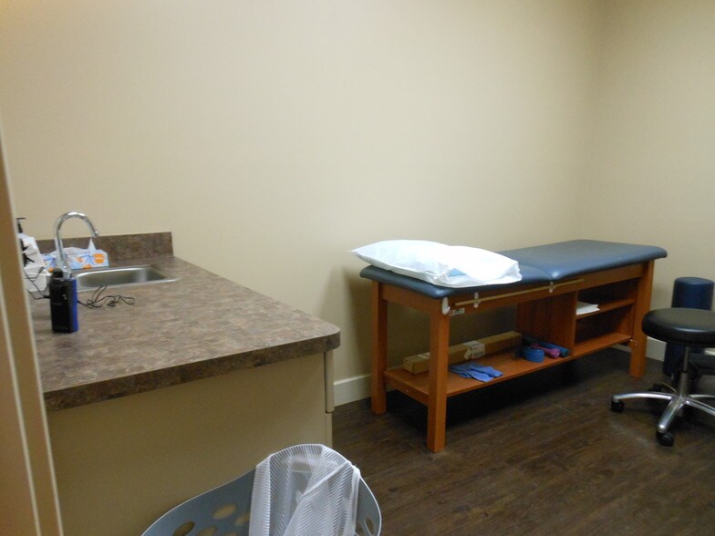 More Photos Of 201 W Guava St, The Villages Medical For Lease
