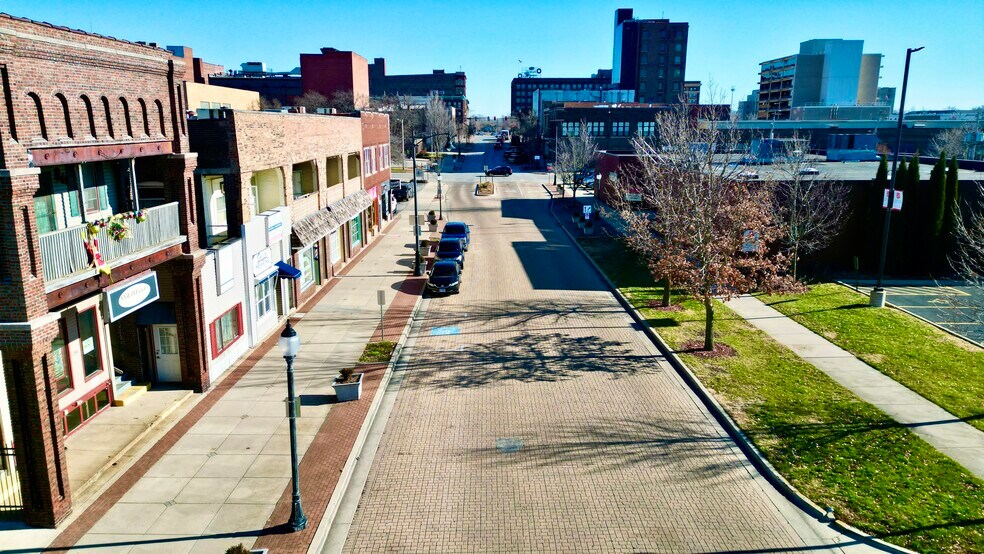 More Photos Of 228-248 W Main St, Decatur Storefront Retail Residential For Lease