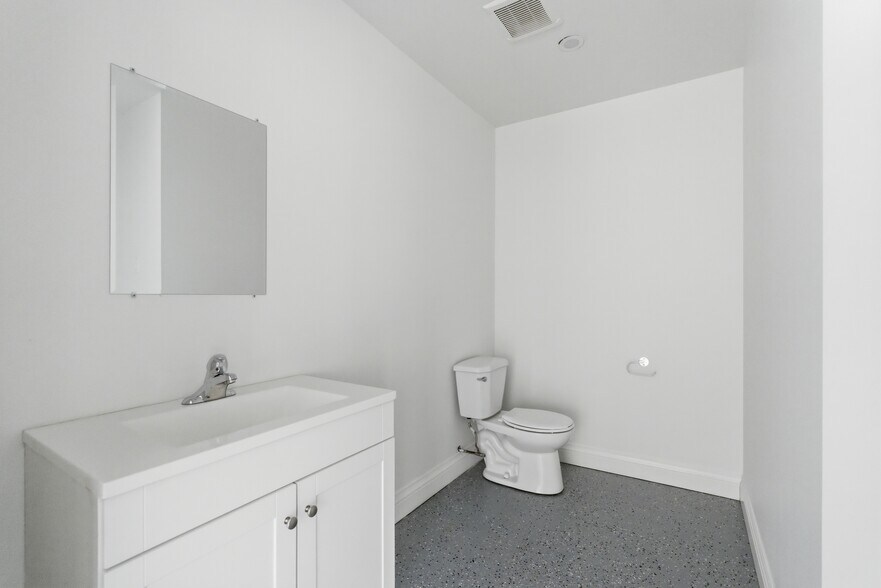 More Photos Of 397 Humberline Dr, Toronto Warehouse For Sale