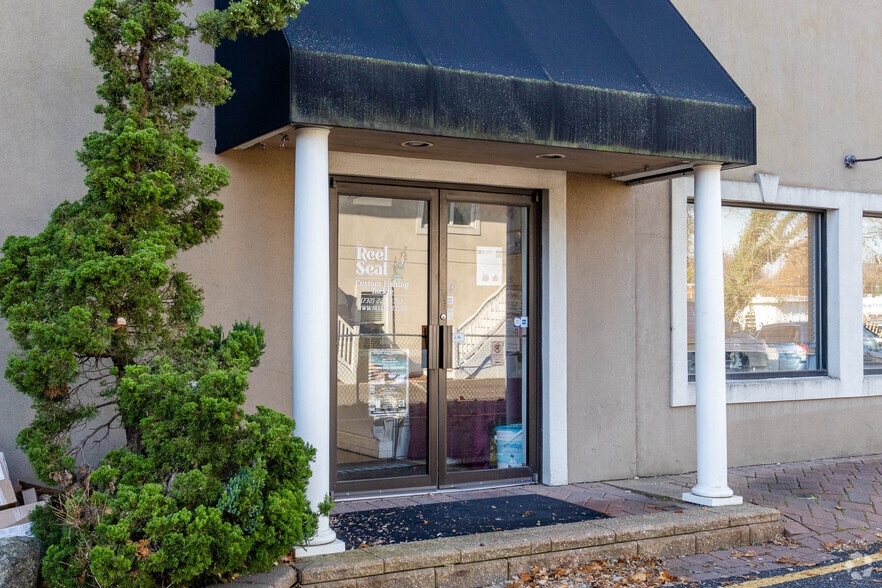 More Photos Of 707 Union Ave, Brielle Storefront Retail Office For Lease