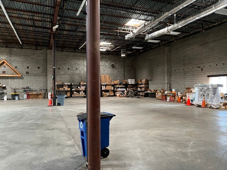 More Photos Of 9110 Edgeworth Dr, Capitol Heights Warehouse For Lease