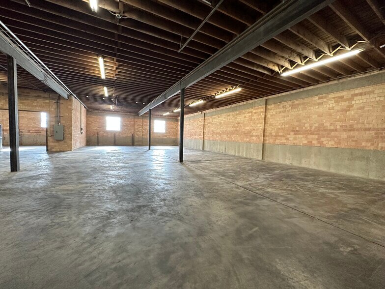 More Photos Of 1388 S 300 W, Salt Lake City General Retail For Lease