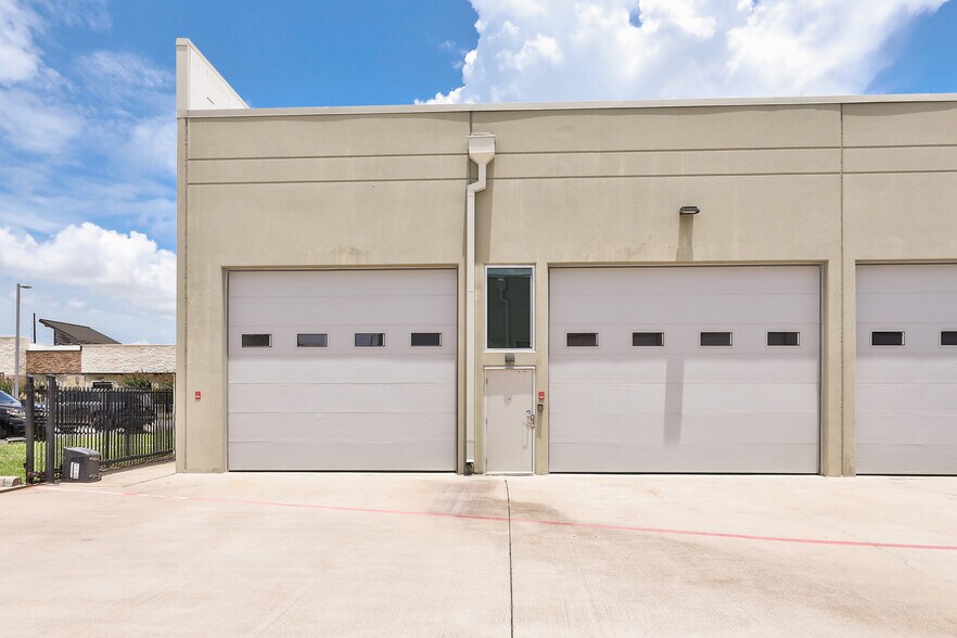 More Photos Of 1435 FM 1463 Rd, Katy Showroom For Sale