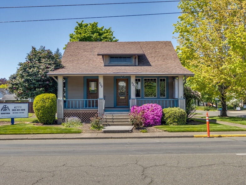 More Photos Of 737 NW Adams St, McMinnville Office For Sale