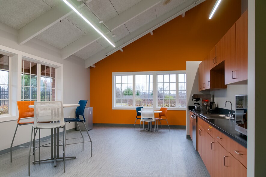 More Photos Of 15755 N Pointe Blvd, Noblesville Medical For Sale