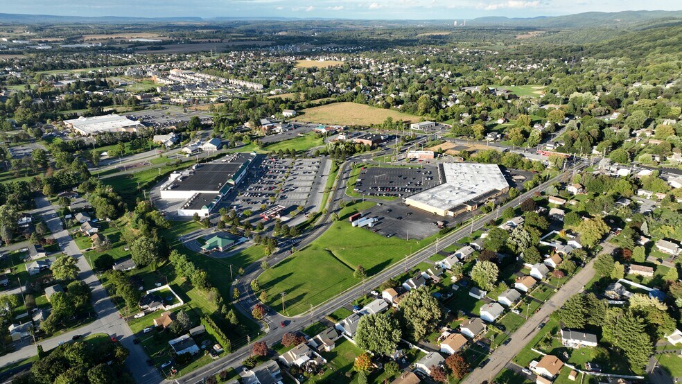 More Photos Of 1508 Sullivan Trl, Easton General Retail For Sale